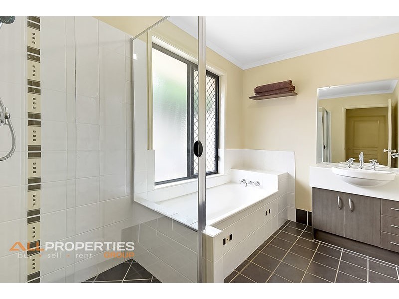 3 Coolibah Street, Heathwood QLD 4110