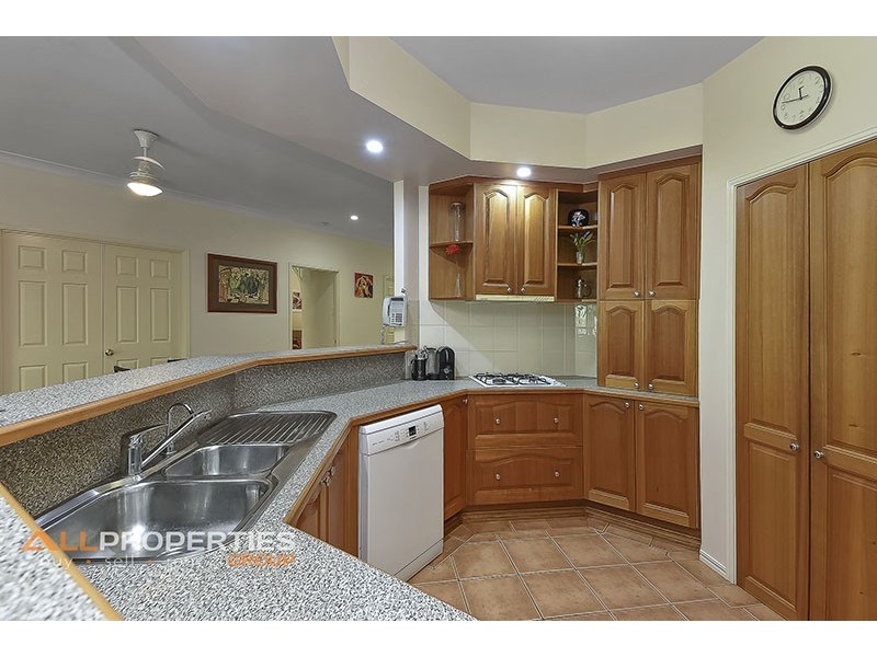 18 Belinda Court, Munruben QLD 4125