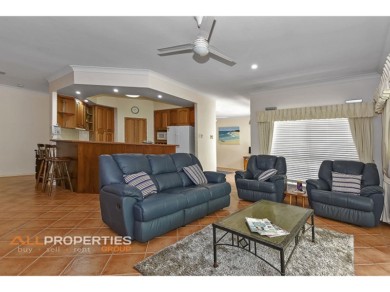 18 Belinda Court, Munruben QLD 4125