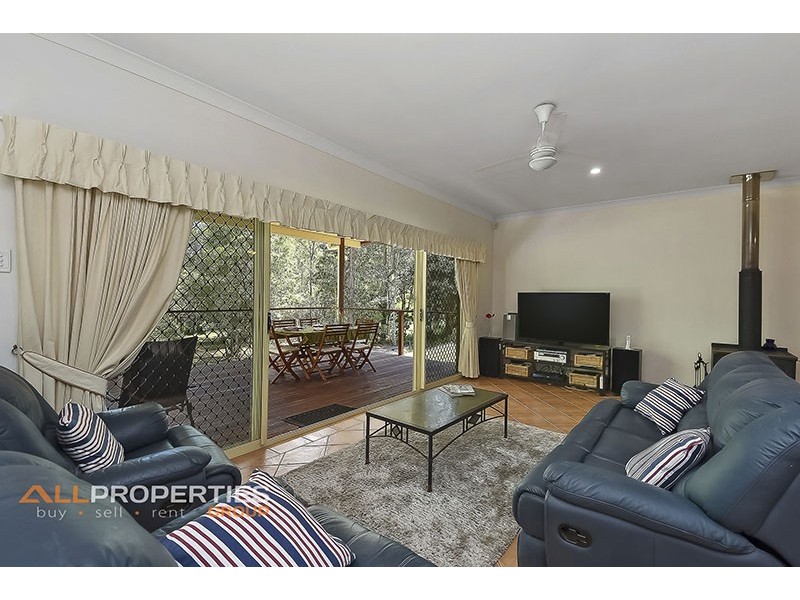 18 Belinda Court, Munruben QLD 4125