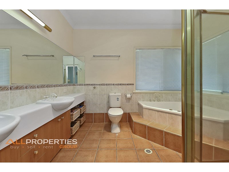 18 Belinda Court, Munruben QLD 4125