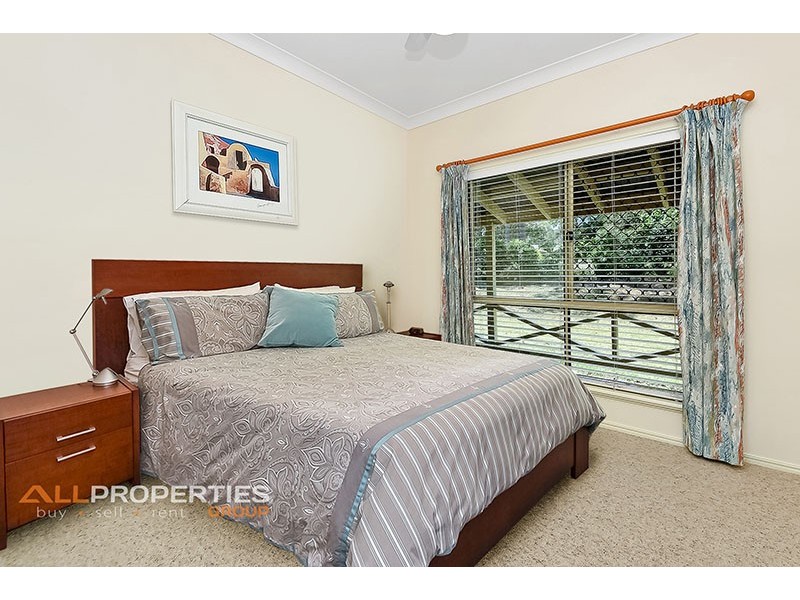 18 Belinda Court, Munruben QLD 4125