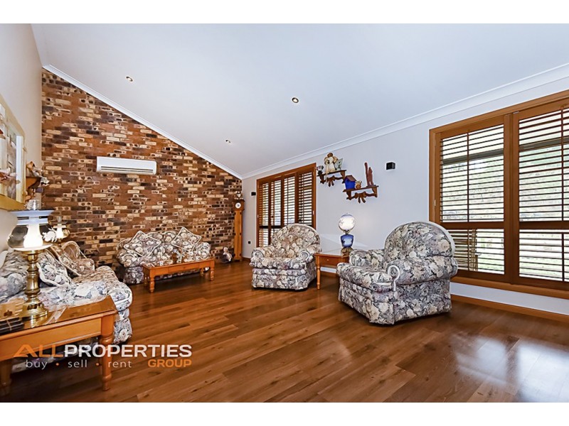 98 Canterbury Dr, Mundoolun QLD 4285