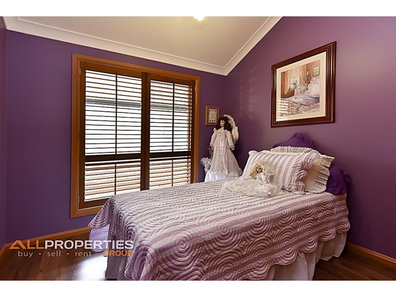 98 Canterbury Dr, Mundoolun QLD 4285