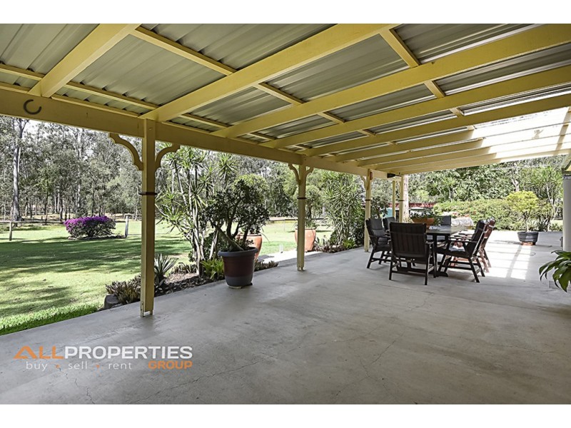 24 Daniel Crt, Greenbank QLD 4124