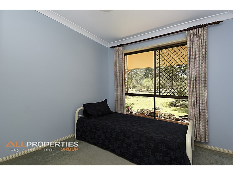 24 Daniel Crt, Greenbank QLD 4124