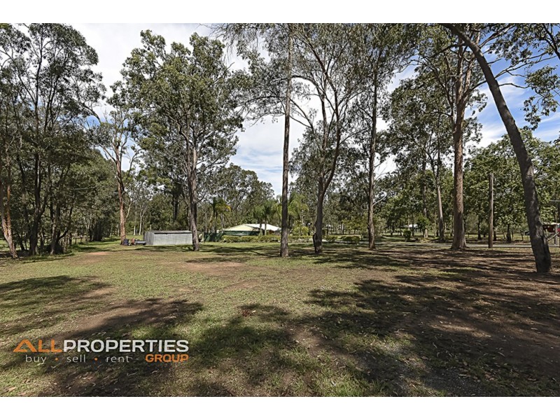 24 Daniel Crt, Greenbank QLD 4124