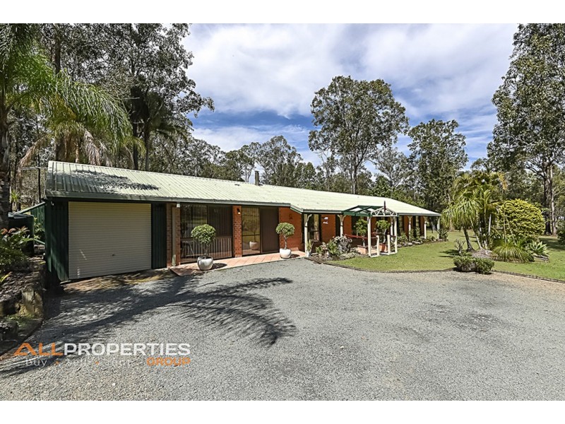 24 Daniel Crt, Greenbank QLD 4124