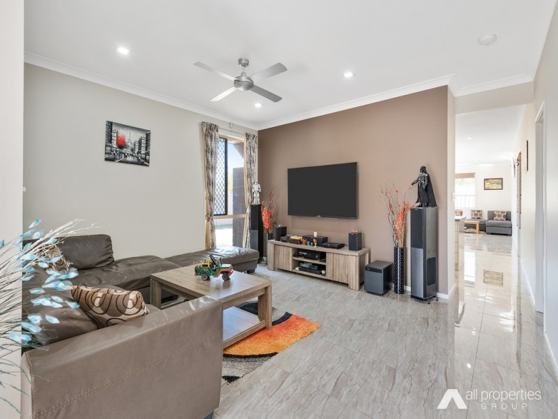 85 GORDONIA DRIVE, Regents Park QLD 4118