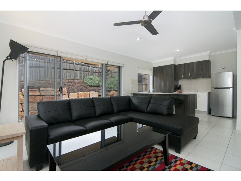 1/2 Lemongrass Place, Springfield Lakes QLD 4300