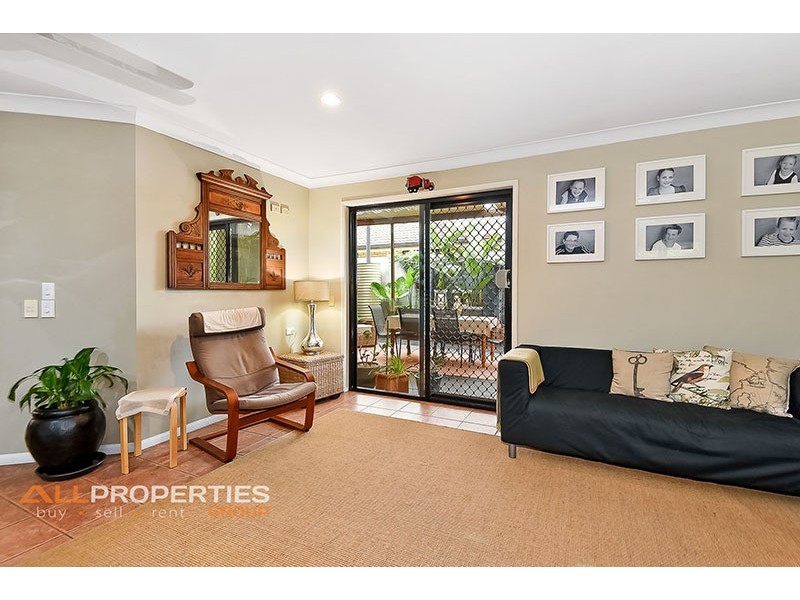 9 Kurrajong St, Durack QLD 4077