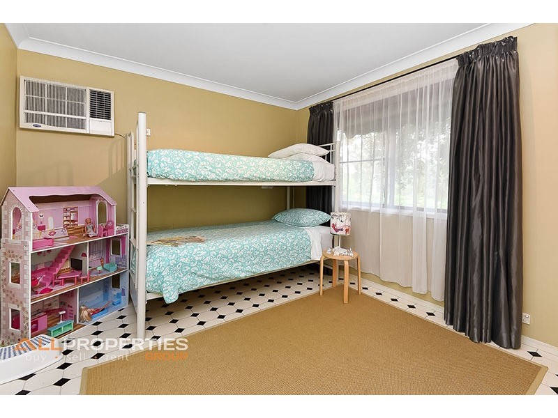 9 Kurrajong St, Durack QLD 4077