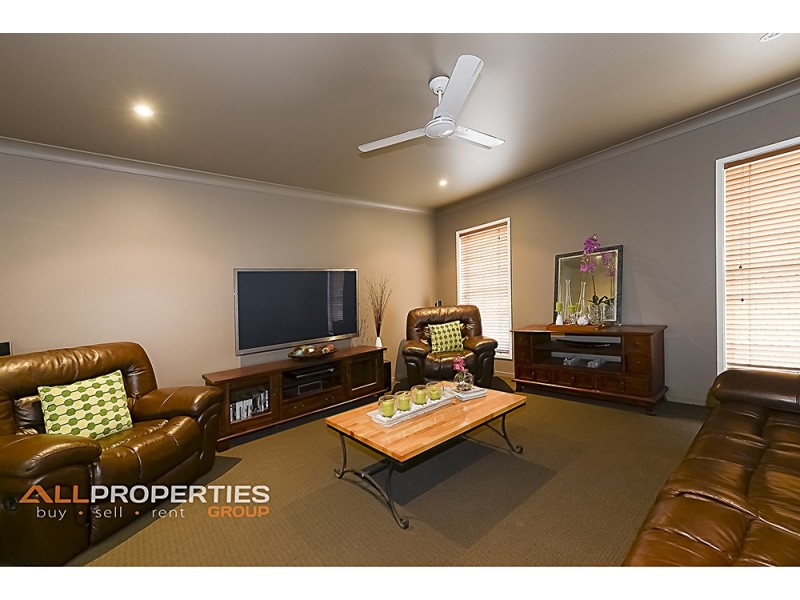 13 Highview Crt, Woodhill QLD 4285