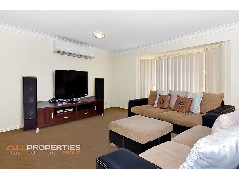 17 Paddies Crescent, Crestmead QLD 4132