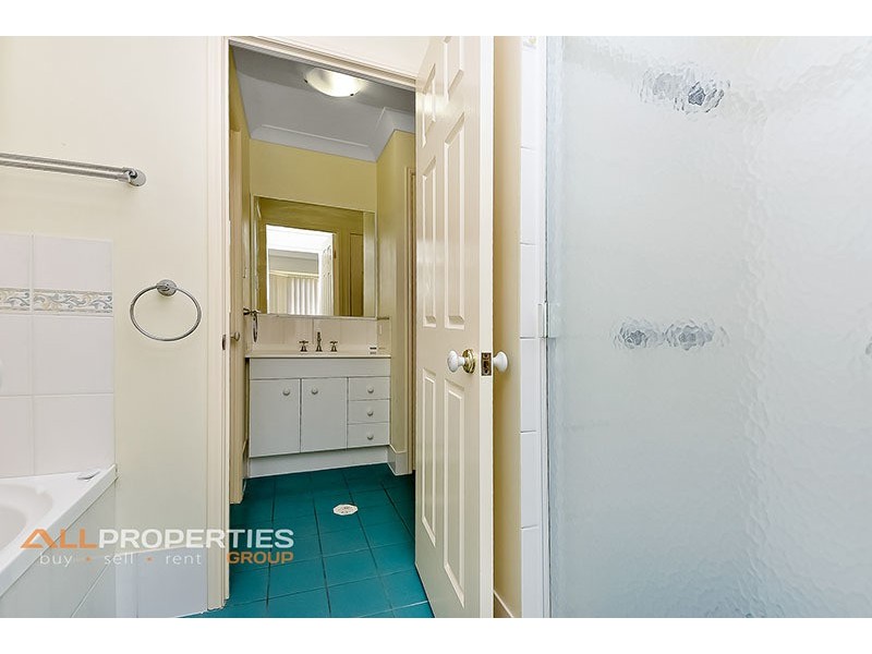 17 Paddies Crescent, Crestmead QLD 4132