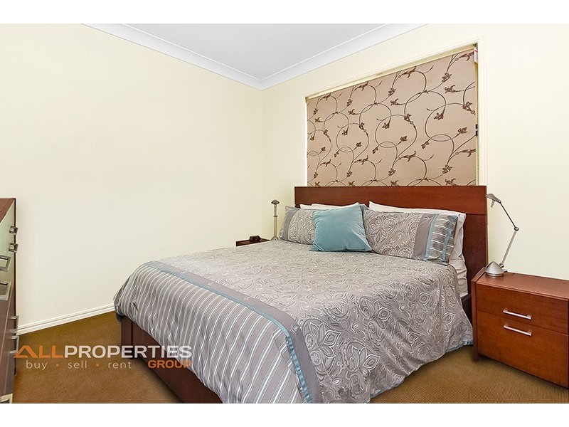 17 Paddies Crescent, Crestmead QLD 4132