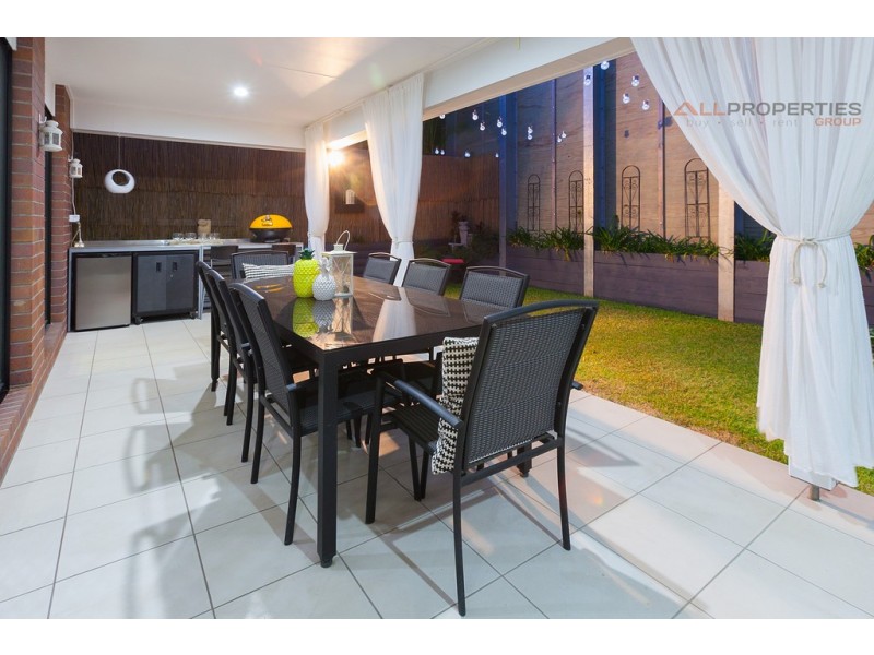 30 Cedarwood Street, Berrinba QLD 4117
