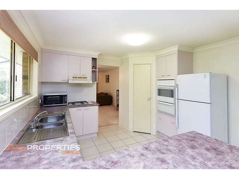 16 Robusta Place, Forest Lake QLD 4078