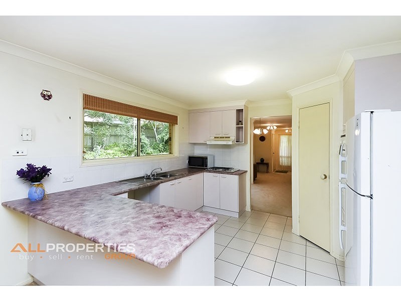 16 Robusta Place, Forest Lake QLD 4078