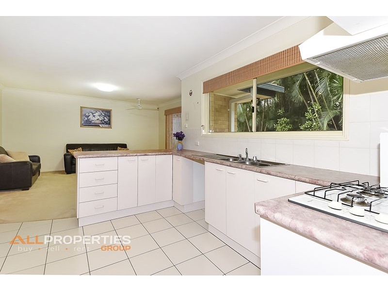 16 Robusta Place, Forest Lake QLD 4078