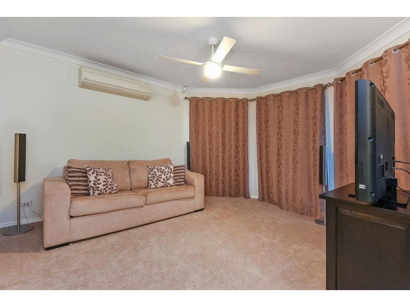 15 Crozier Cres, Meadowbrook QLD 4131