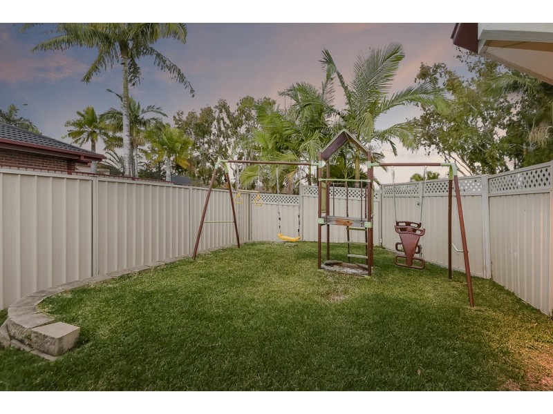 15 Crozier Cres, Meadowbrook QLD 4131