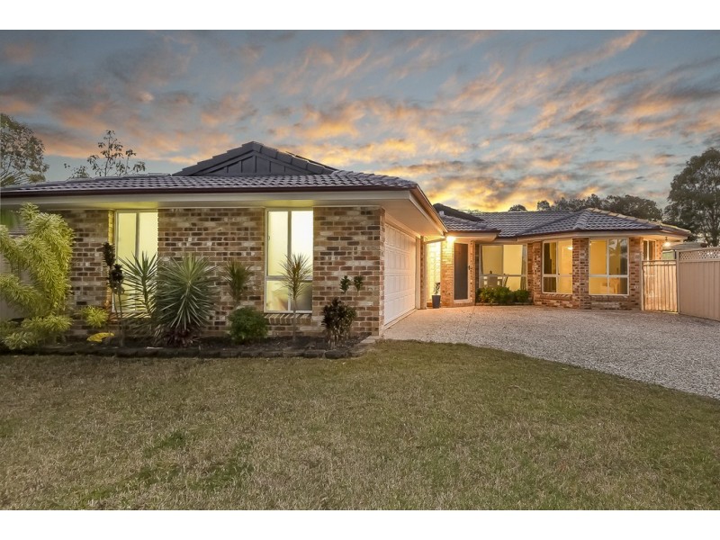 15 Crozier Cres, Meadowbrook QLD 4131
