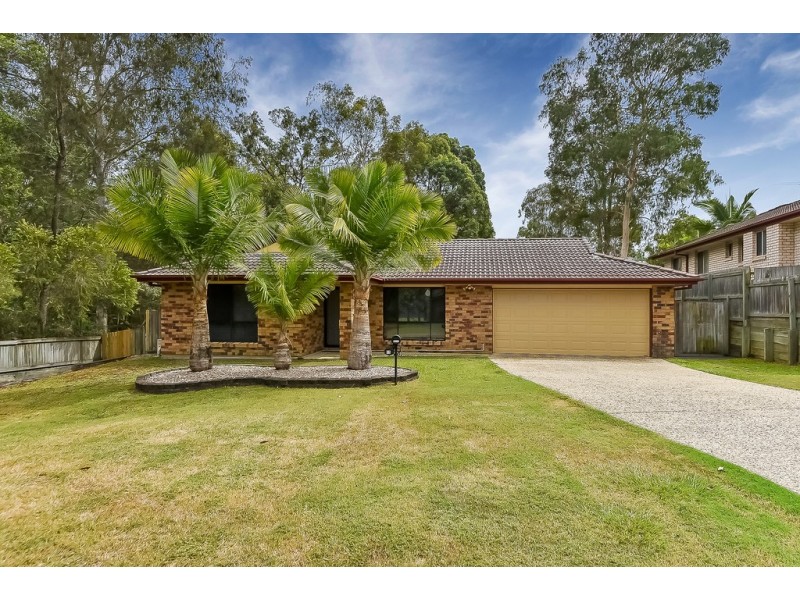 15 Diamondy Cl, Forest Lake QLD 4078