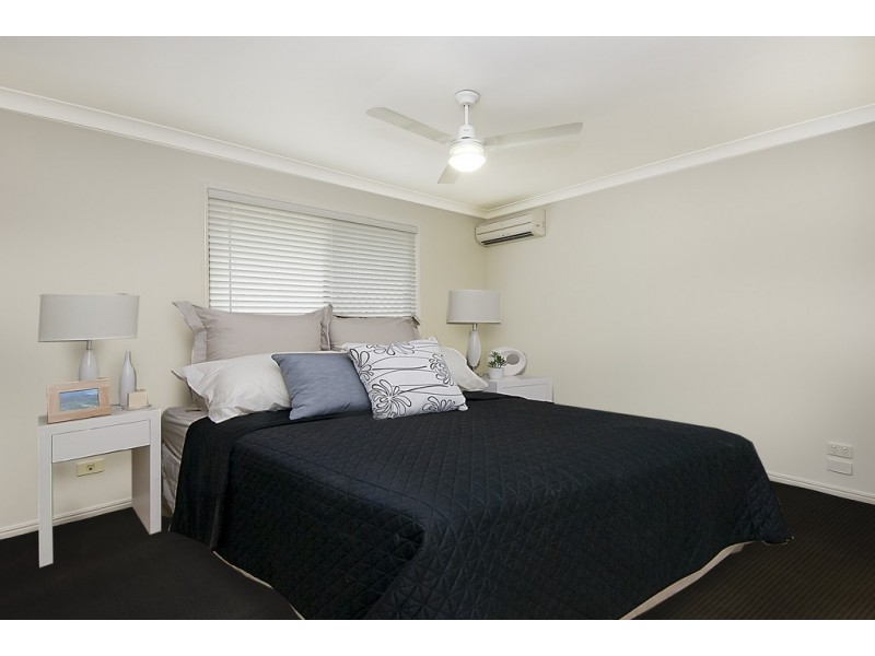 15 Diamondy Cl, Forest Lake QLD 4078
