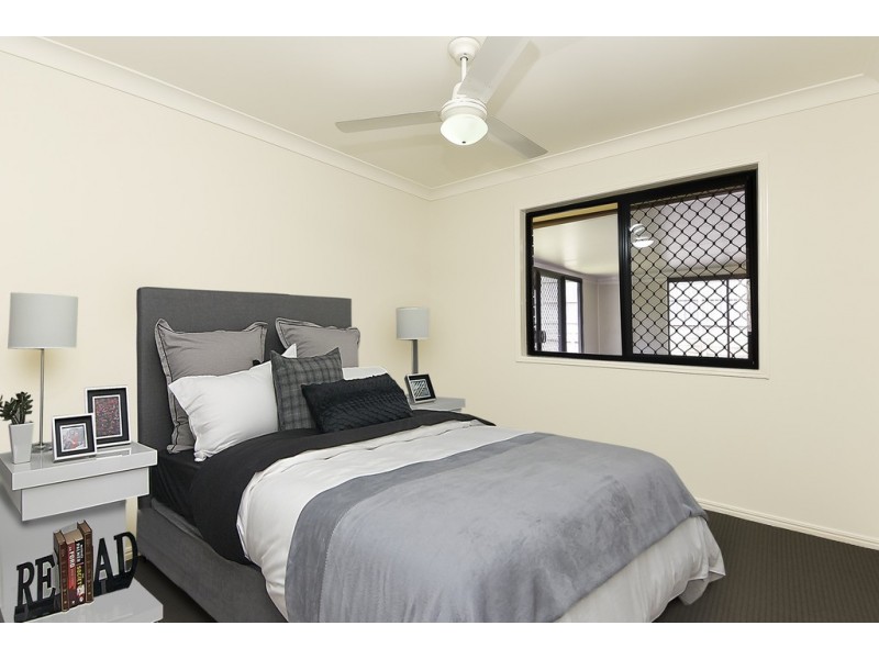 15 Diamondy Cl, Forest Lake QLD 4078