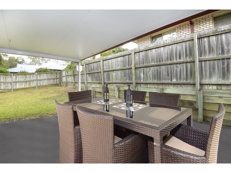 15 Diamondy Cl, Forest Lake QLD 4078