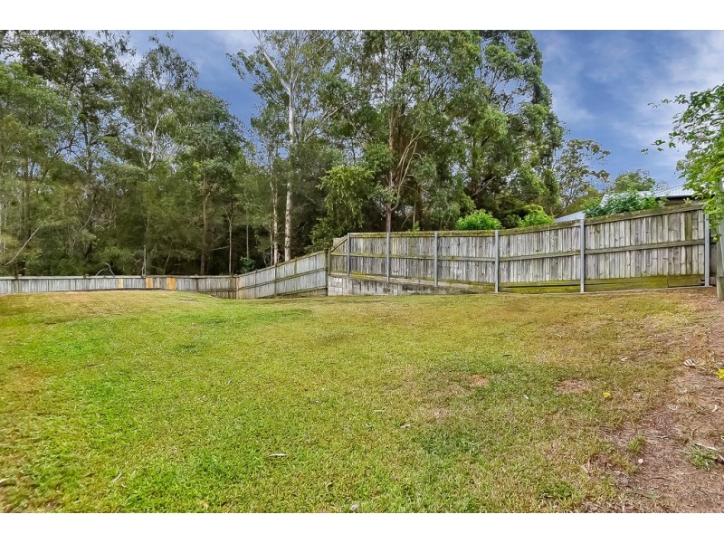 15 Diamondy Cl, Forest Lake QLD 4078