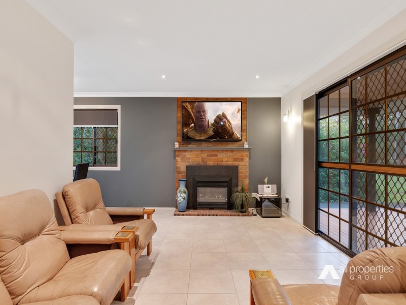 360 Johnson Rd, Forestdale QLD 4118