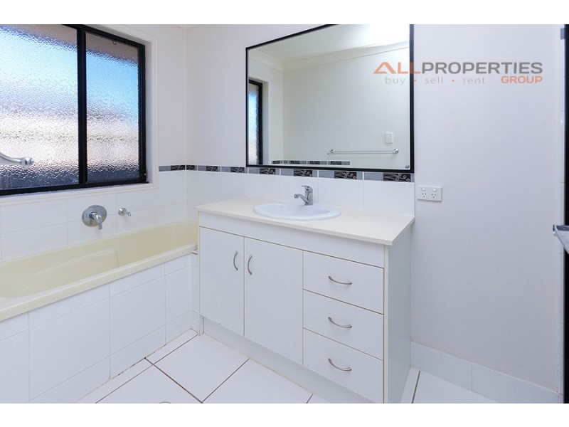 4 Marigold Avenue, Regents Park QLD 4118