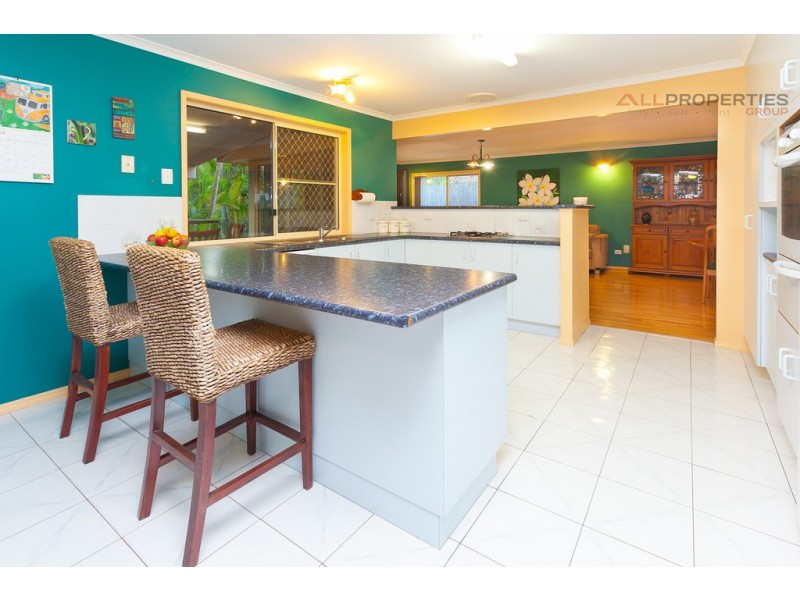 84 Azalea Cr, Calamvale QLD 4116