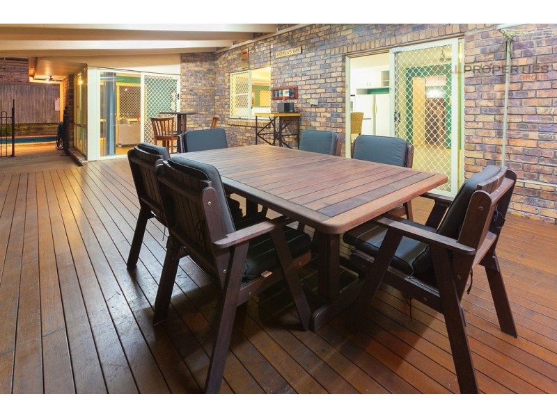 84 Azalea Cr, Calamvale QLD 4116