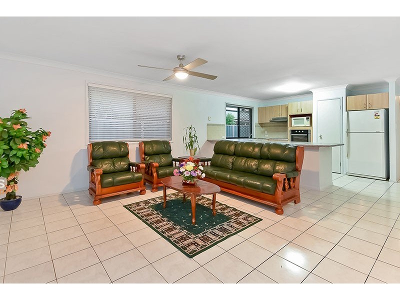 104 REGENCY DRIVE, Regents Park QLD 4118