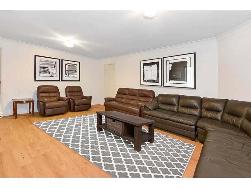 104 REGENCY DRIVE, Regents Park QLD 4118