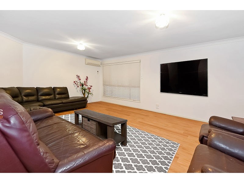 104 REGENCY DRIVE, Regents Park QLD 4118