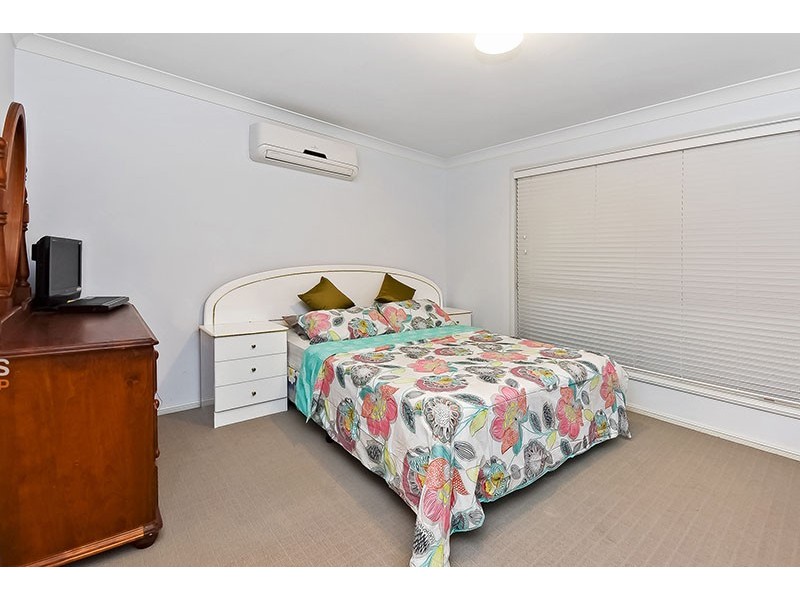 104 REGENCY DRIVE, Regents Park QLD 4118