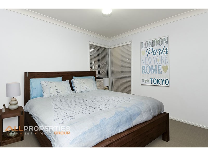 104 REGENCY DRIVE, Regents Park QLD 4118