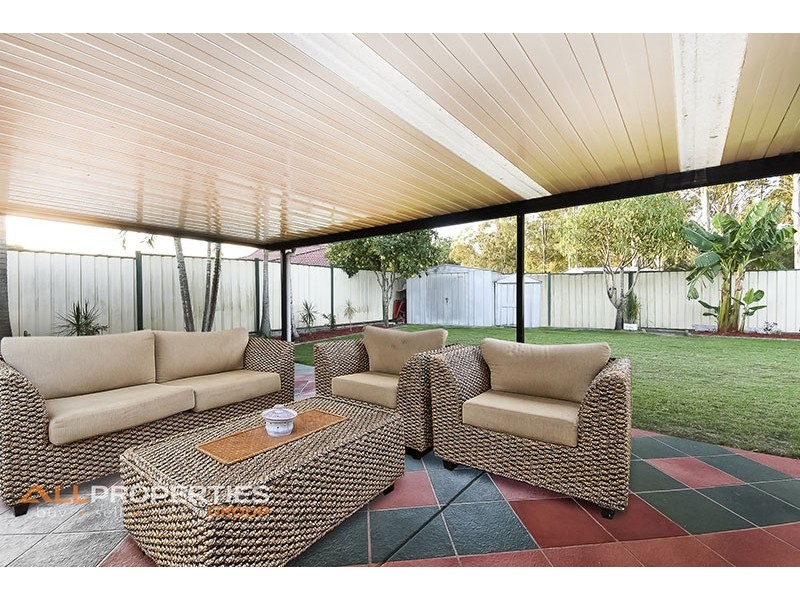 104 REGENCY DRIVE, Regents Park QLD 4118