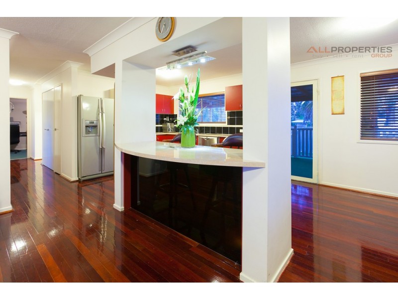 84 Aquarius Dr, Kingston QLD 4114