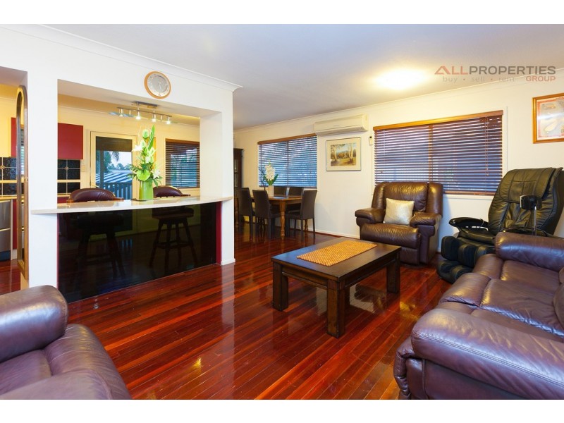 84 Aquarius Dr, Kingston QLD 4114