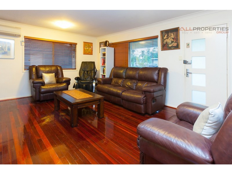 84 Aquarius Dr, Kingston QLD 4114