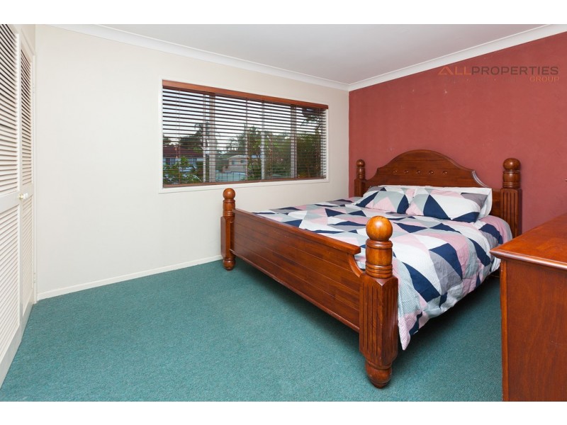 84 Aquarius Dr, Kingston QLD 4114