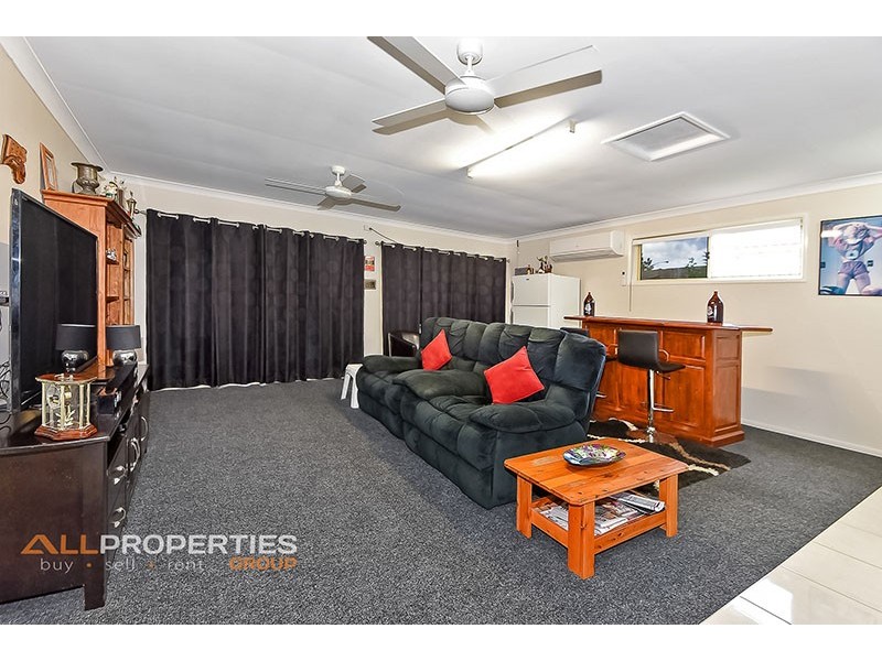 84 SOLANDRA CIRCUIT, Regents Park QLD 4118