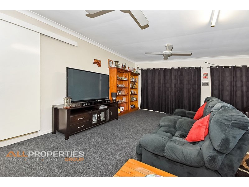 84 SOLANDRA CIRCUIT, Regents Park QLD 4118