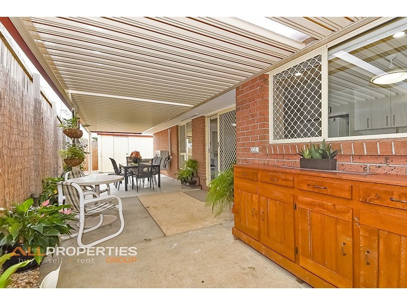 84 SOLANDRA CIRCUIT, Regents Park QLD 4118