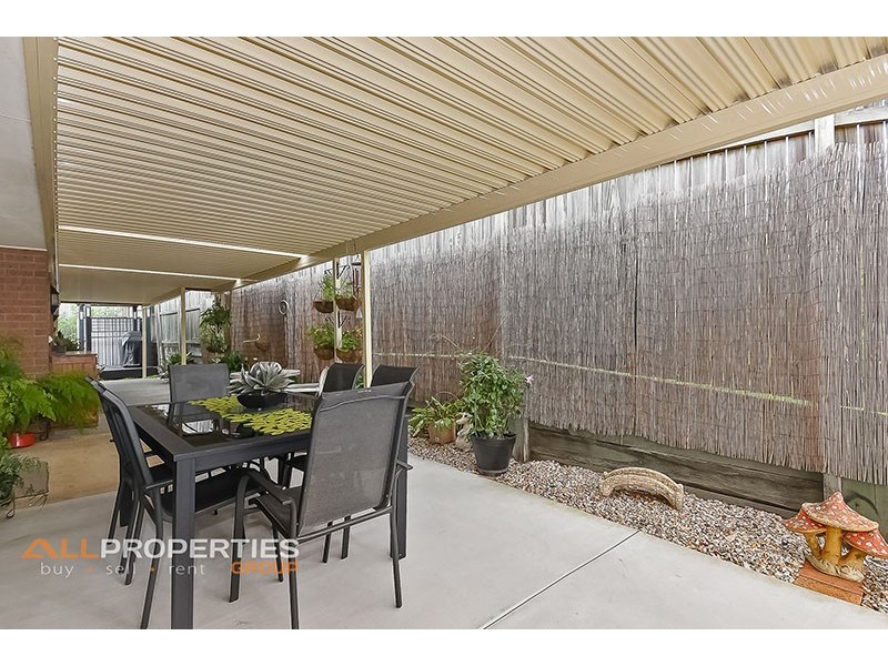 84 SOLANDRA CIRCUIT, Regents Park QLD 4118